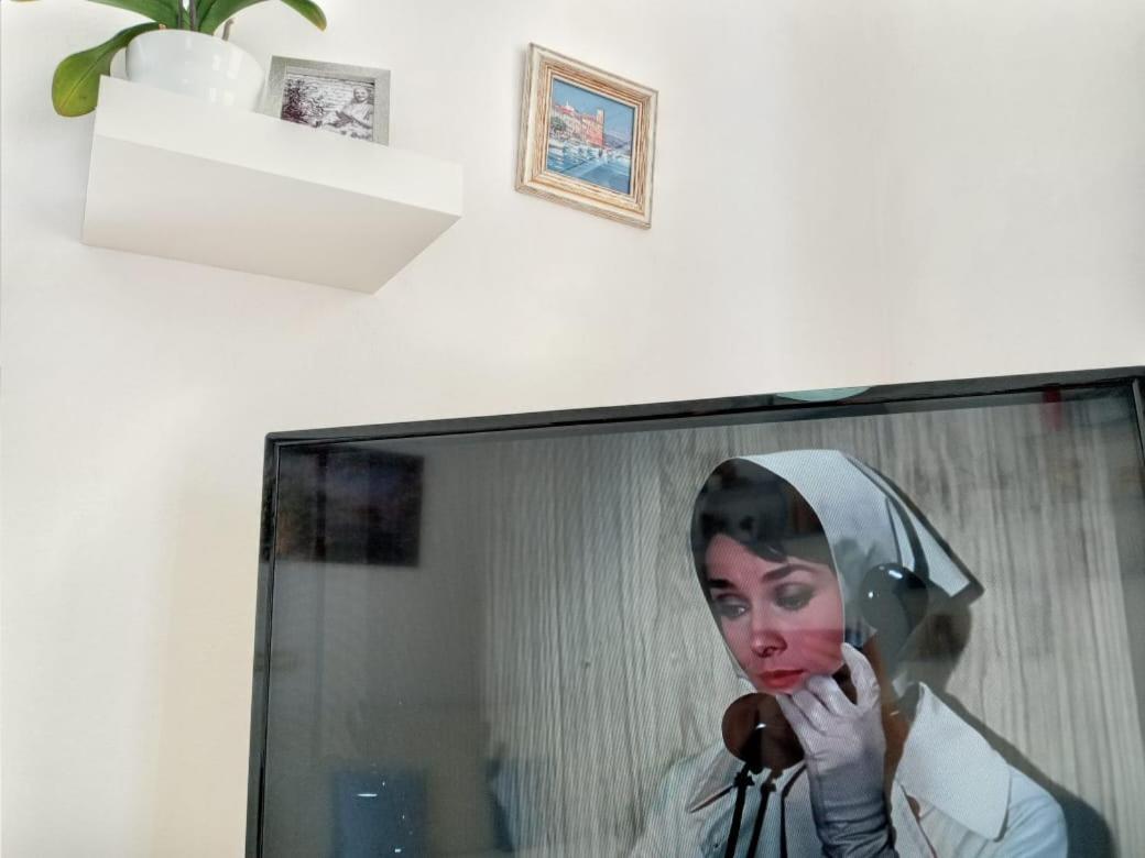 Kristi Apartment 2 Min To Sea Netflix & Espresso Station Saranda Dış mekan fotoğraf